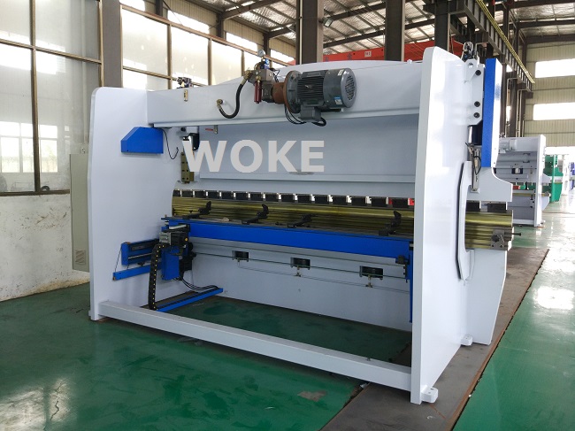WE67K-200T-400T CNC Hydraulic Press Brake